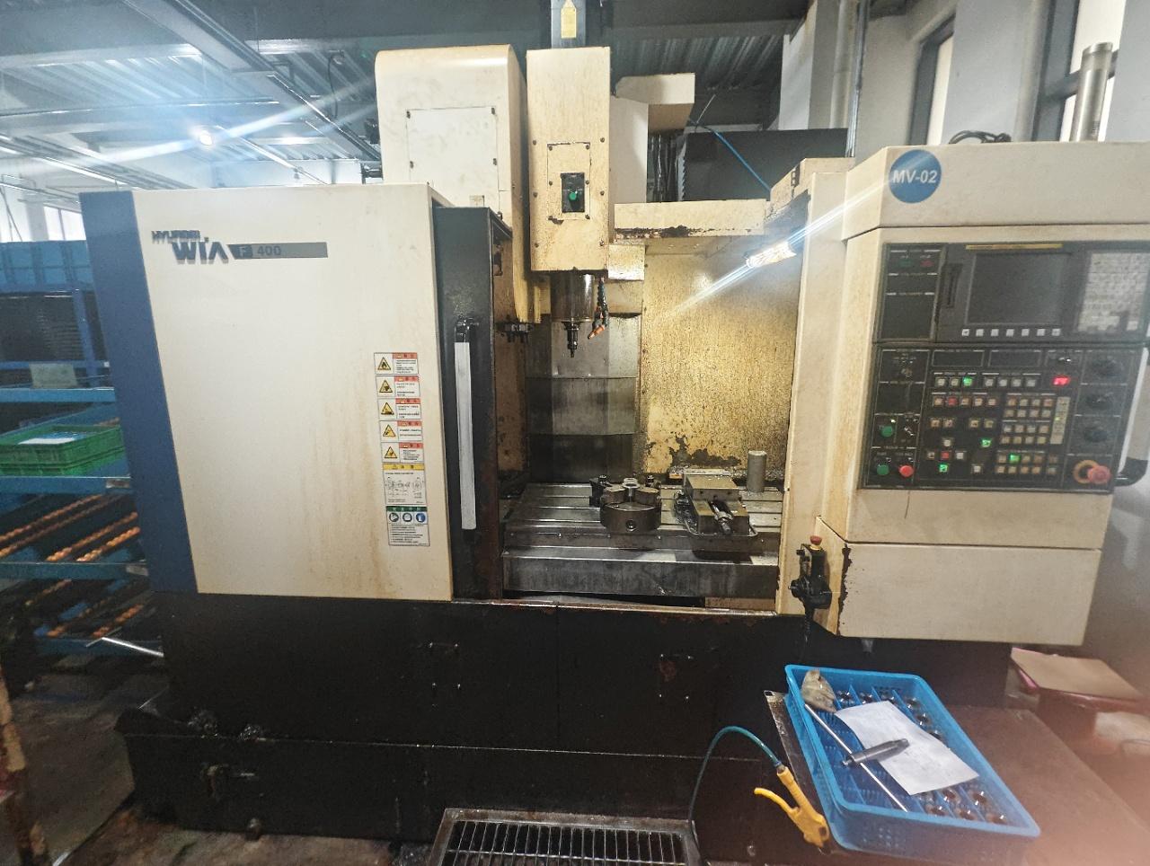 Vertical machining center