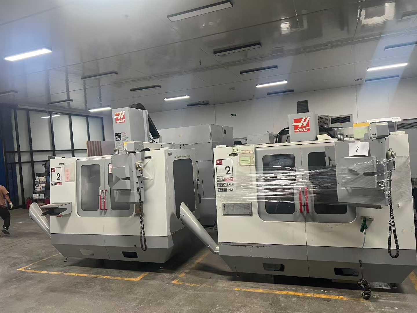 Vertical machining center