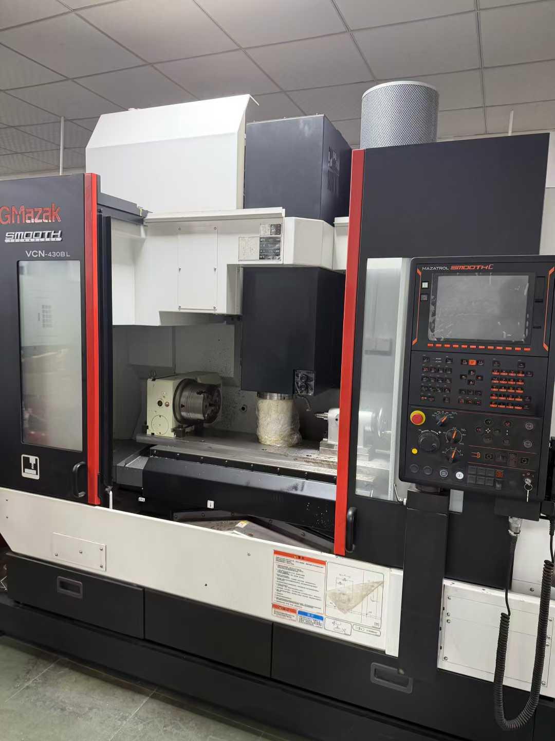 Vertical machining center