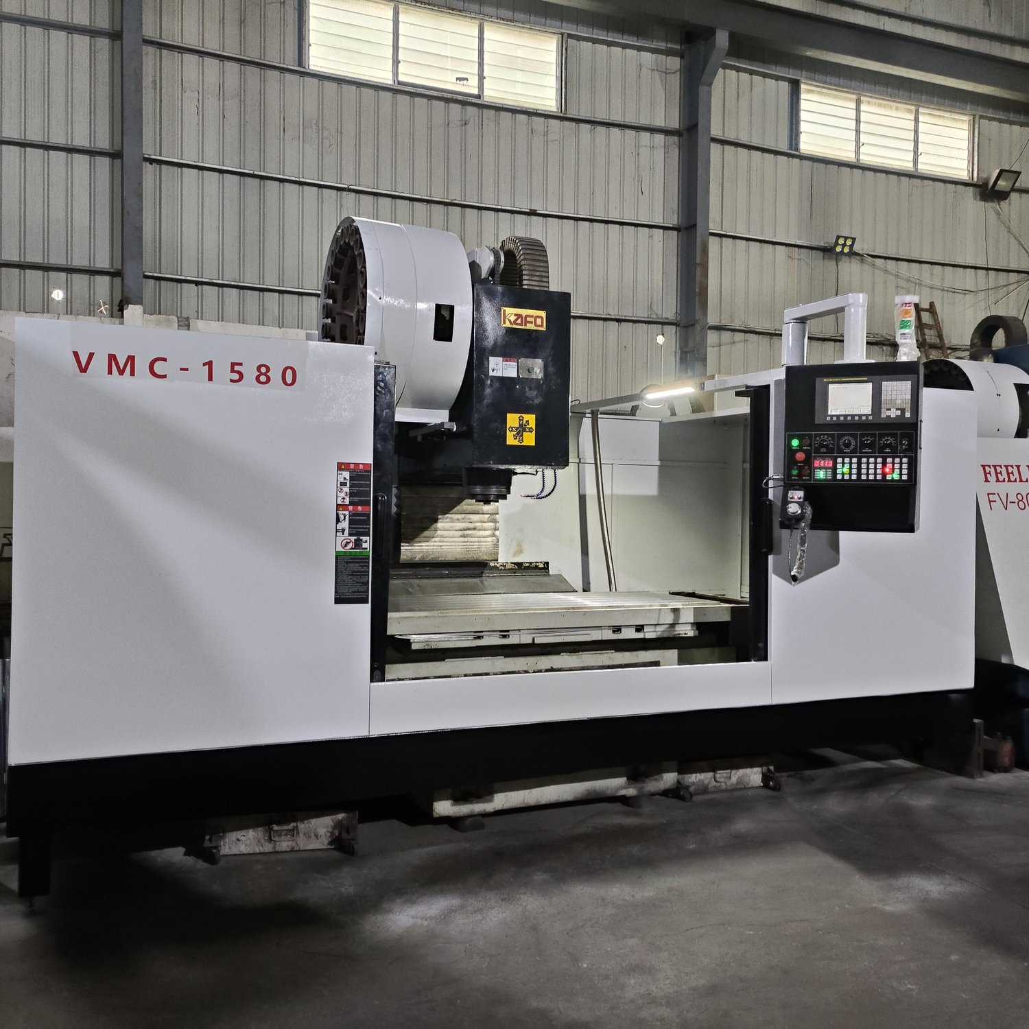 Vertical machining center