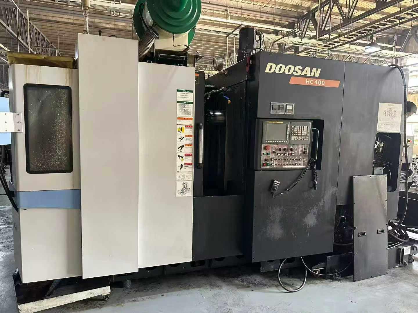 Horizontal machining center
