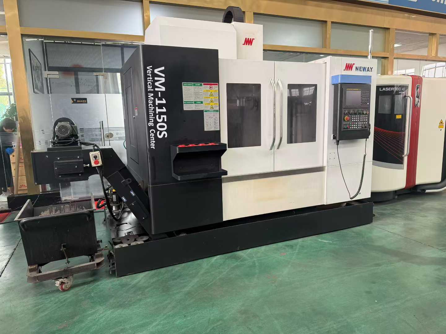 Vertical machining center