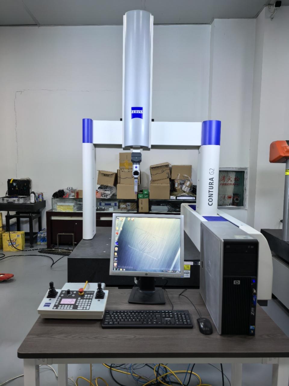 Three-coordinate measuring instrument