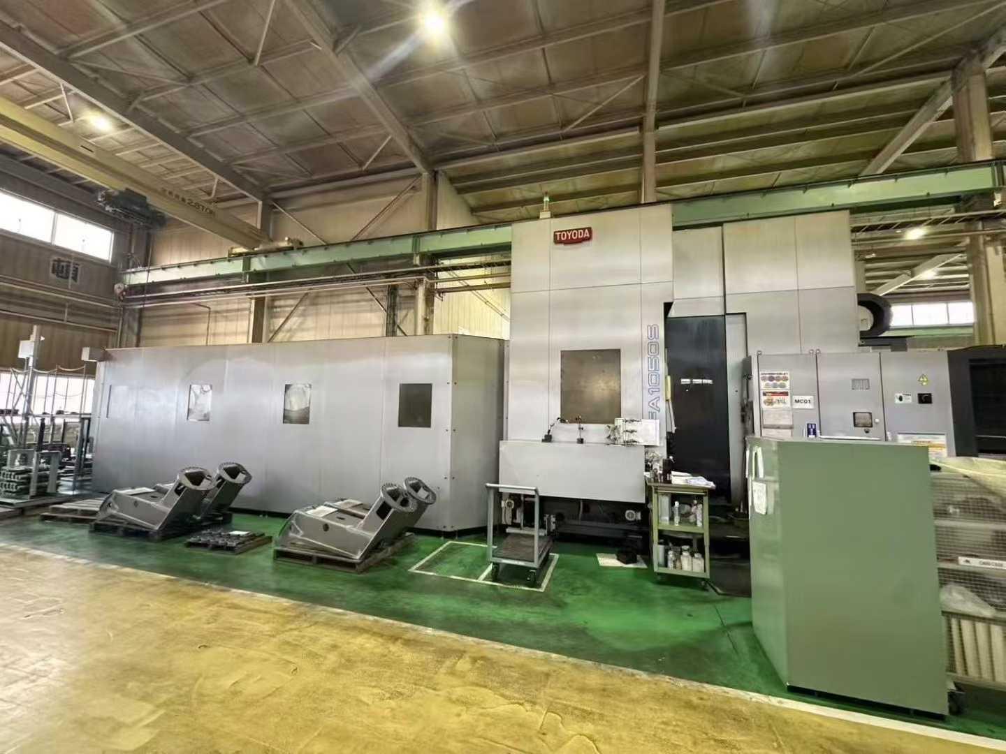 Horizontal machining center