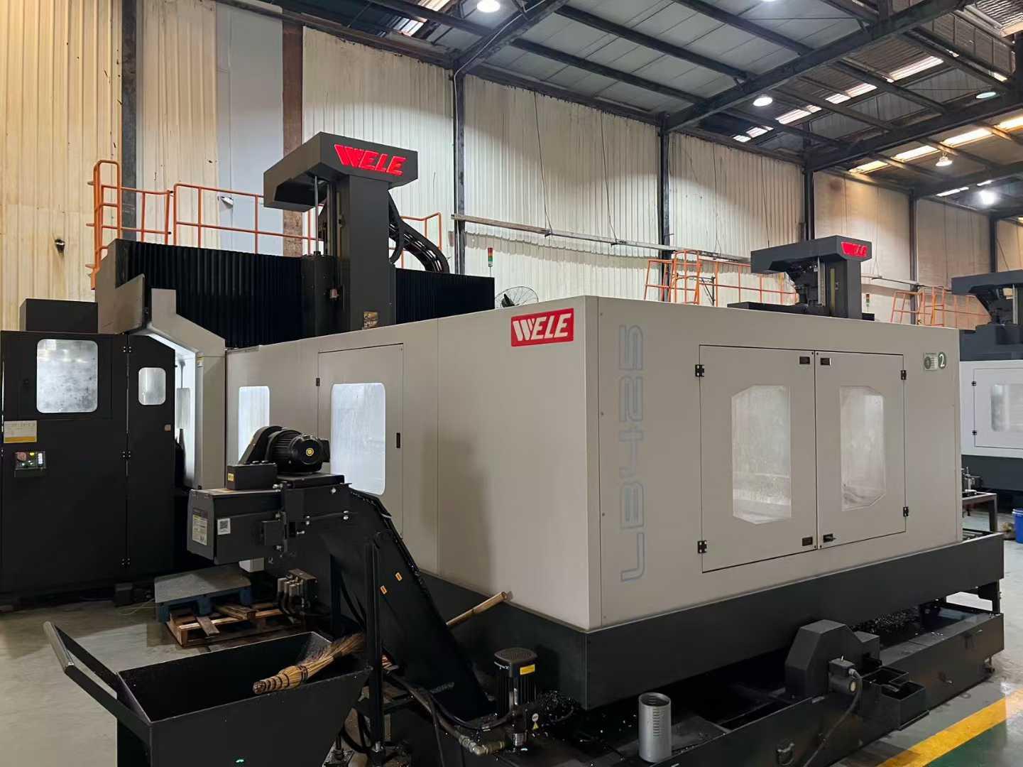 Gantry machining center
