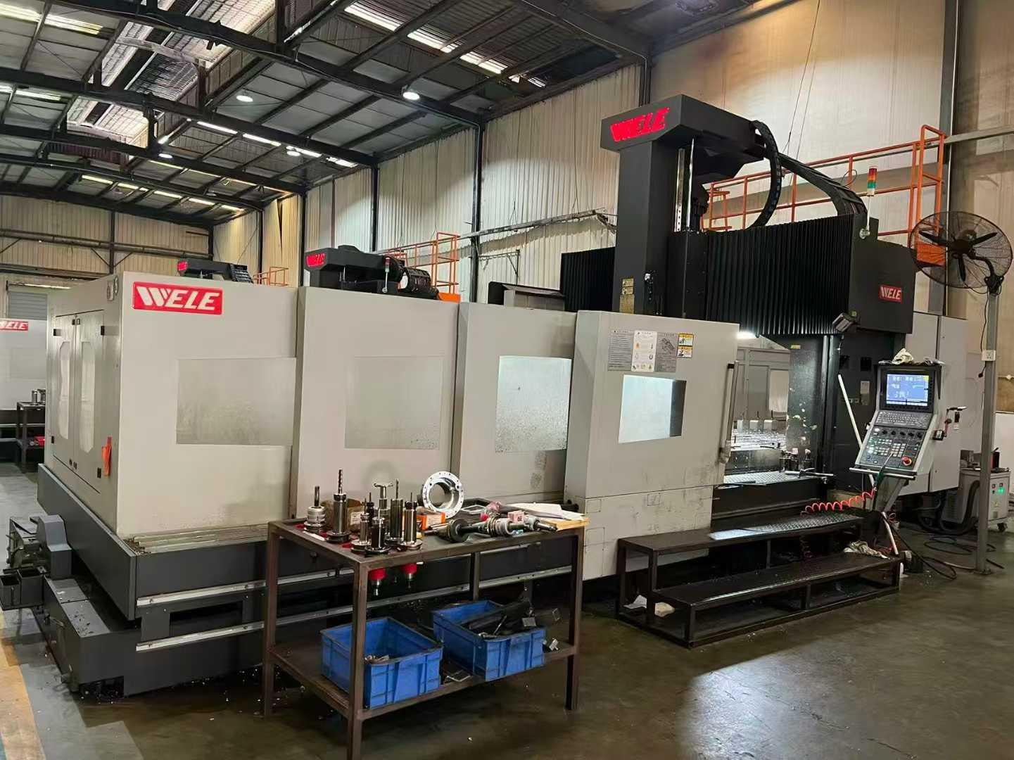 Gantry machining center