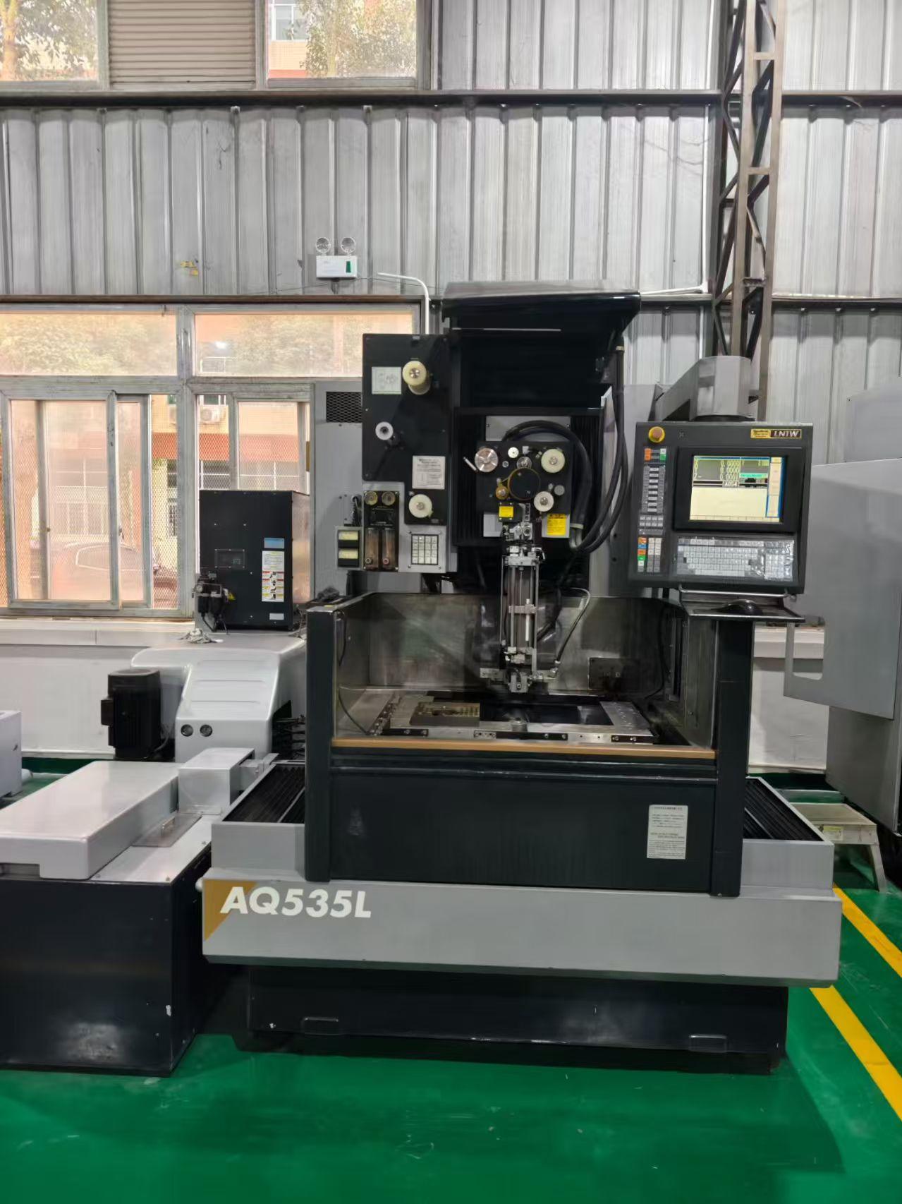 Wire cutting machine