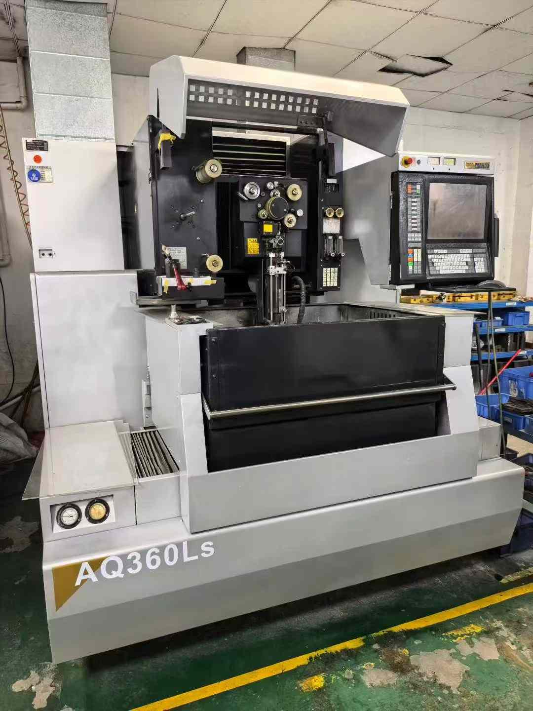 Wire cutting machine