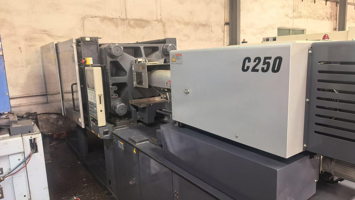 Injection Molding Machine