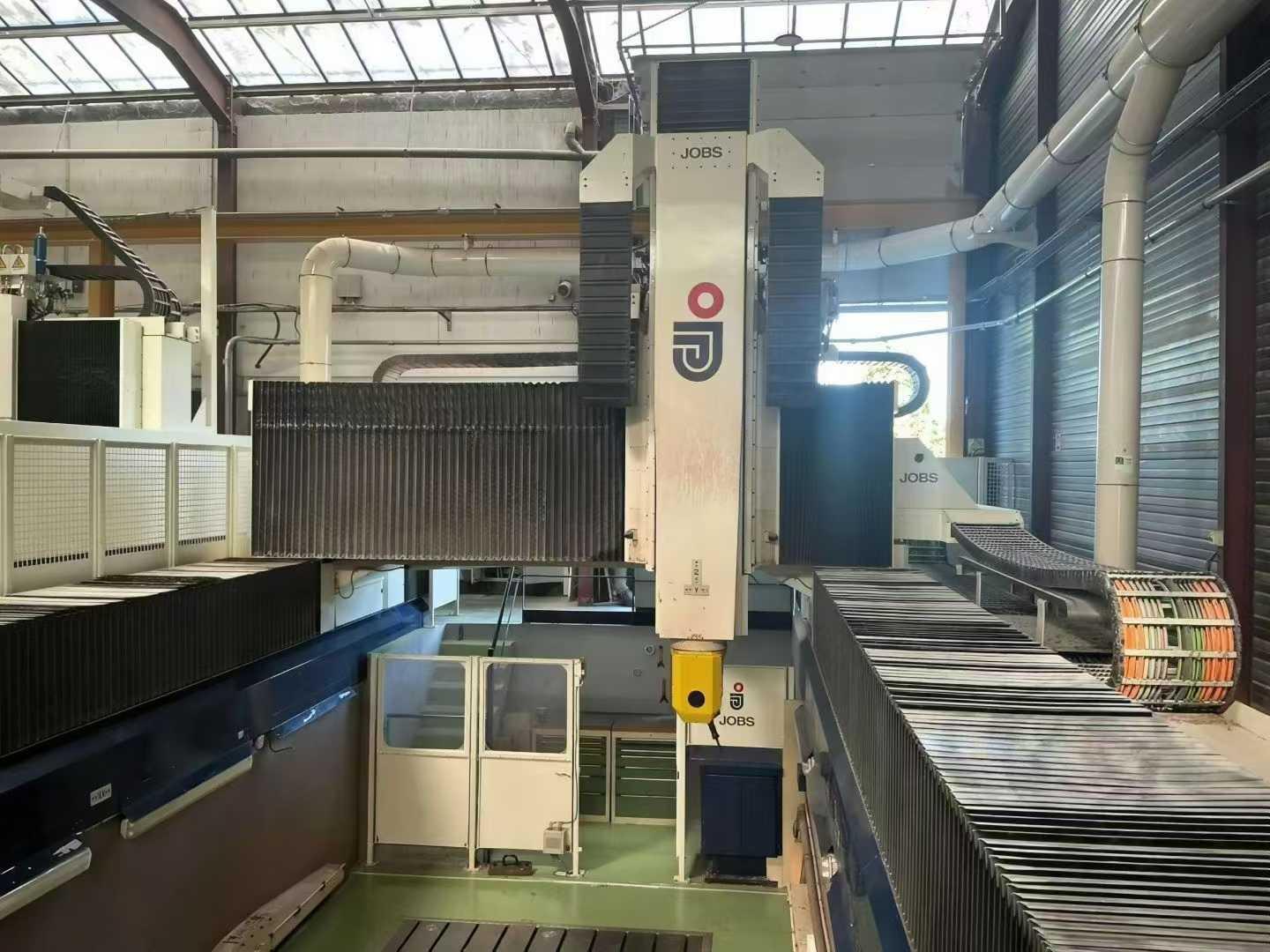 5 Axis Machining Center