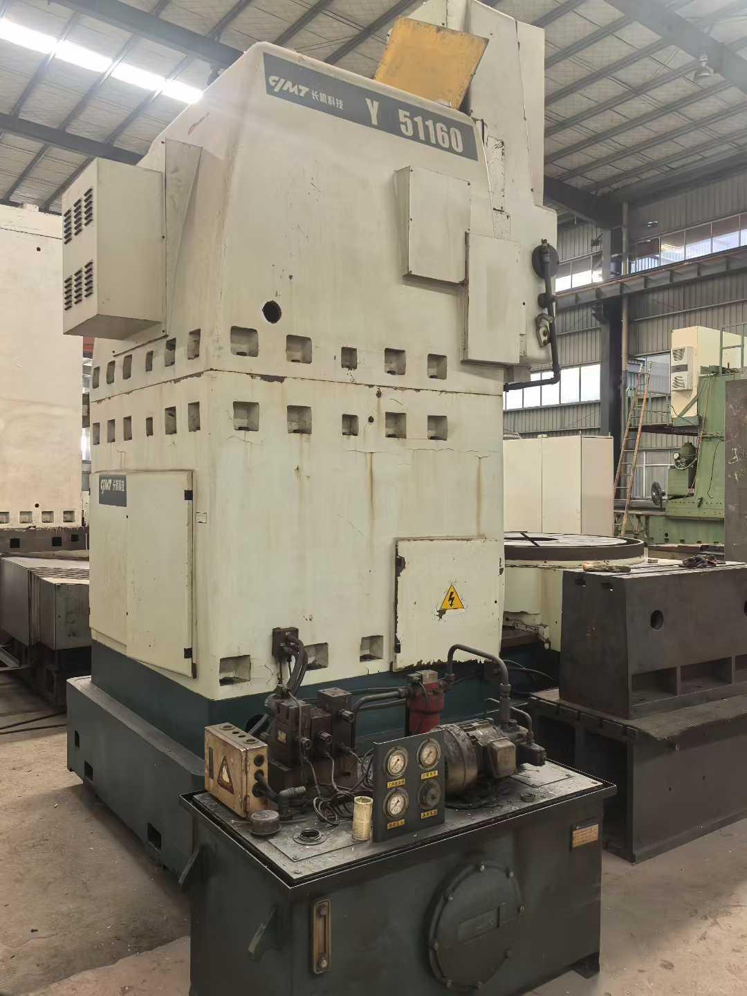 CNC hobbing machine