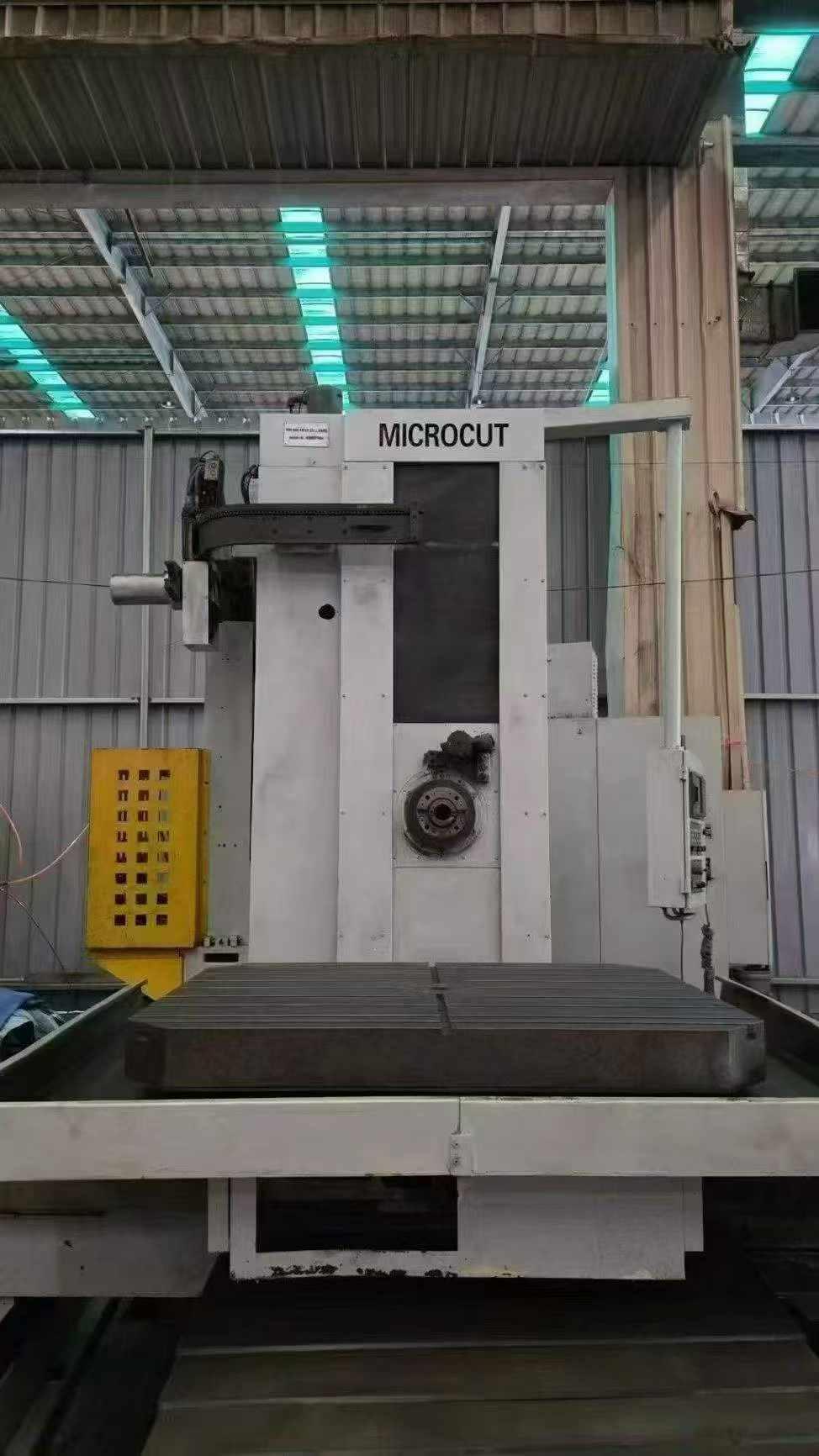 Horizontal boring and milling machine