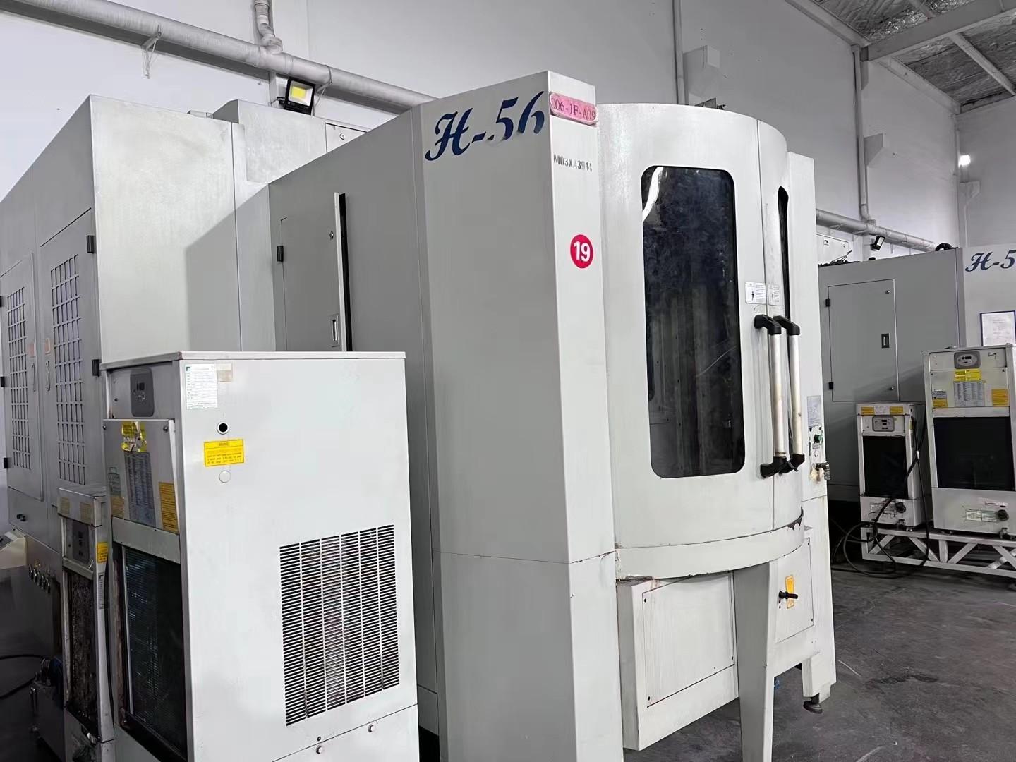 Horizontal machining center