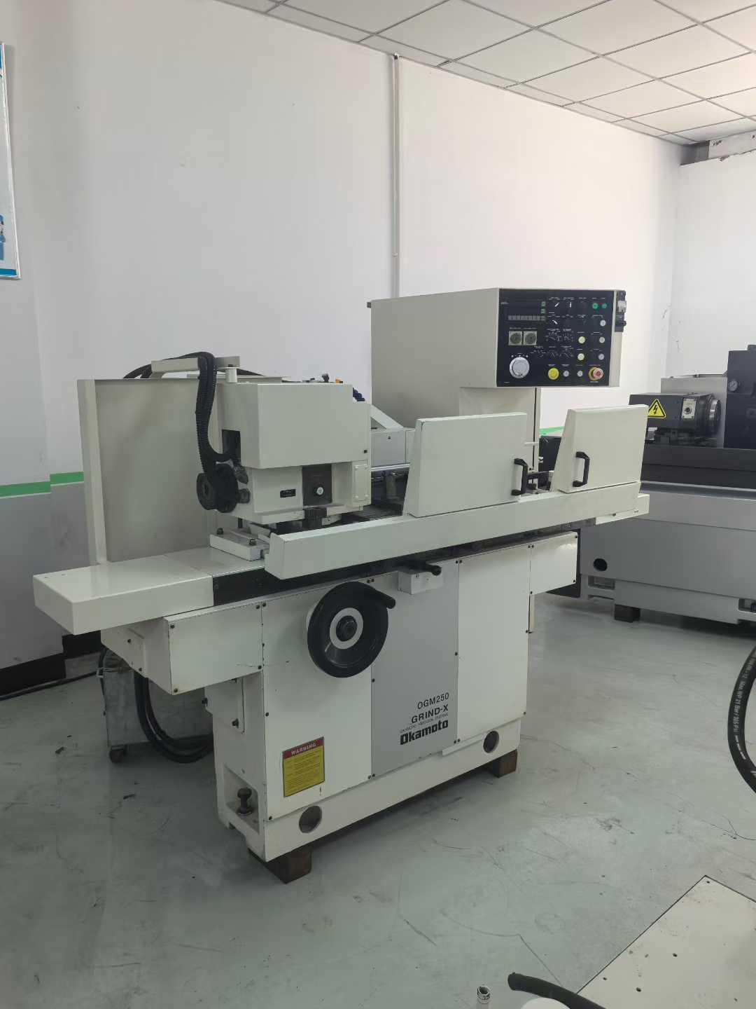 Cylindrical grinder