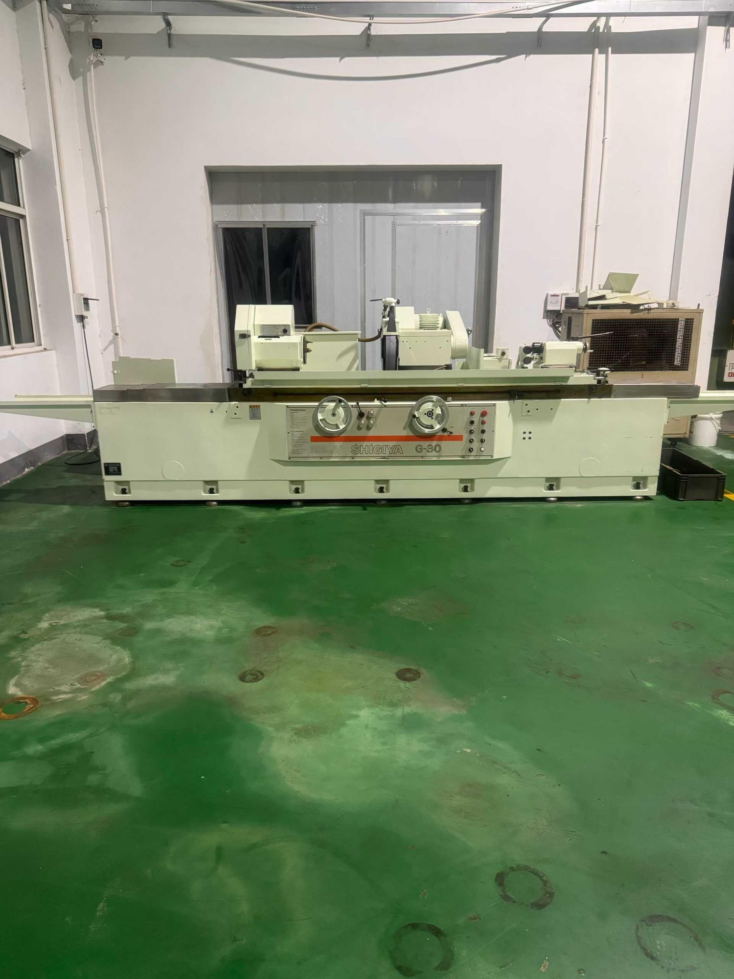 Cylindrical grinder