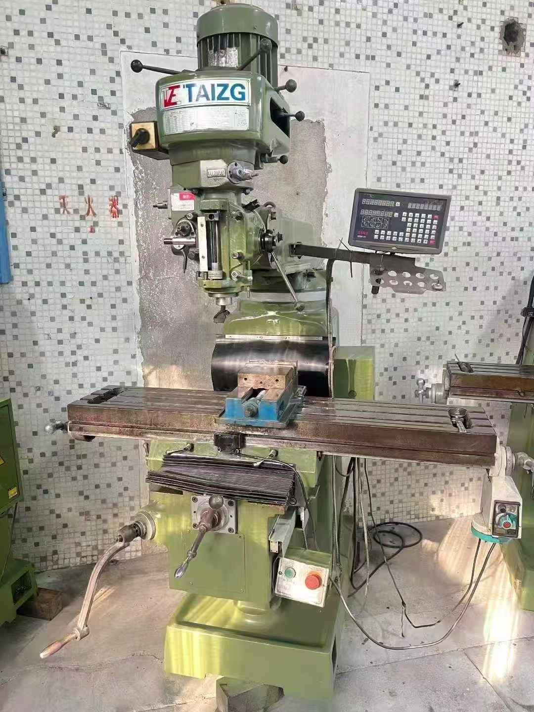 turret milling machine