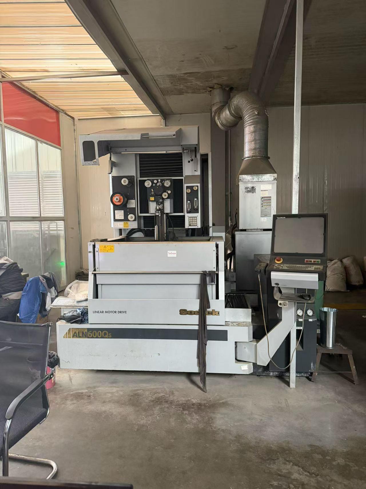 Wire cutting machine