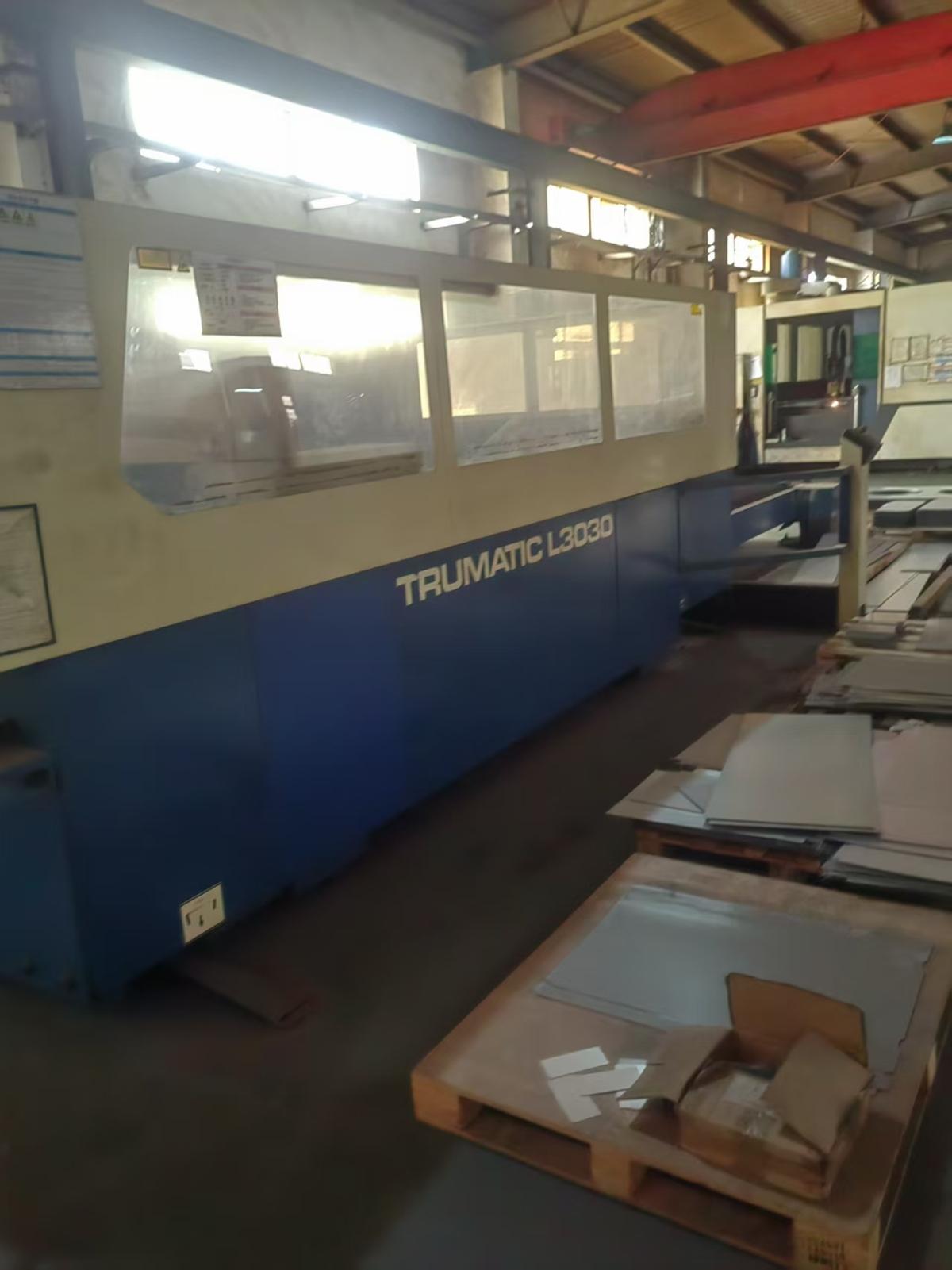 Laser cutting machine