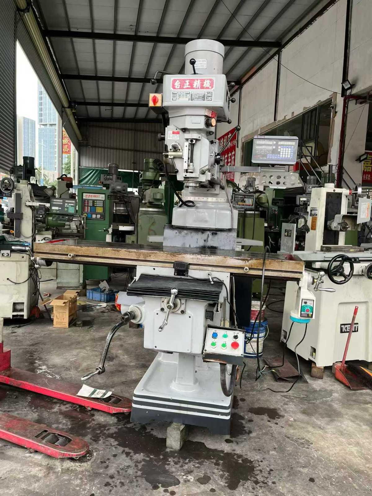 turret milling machine