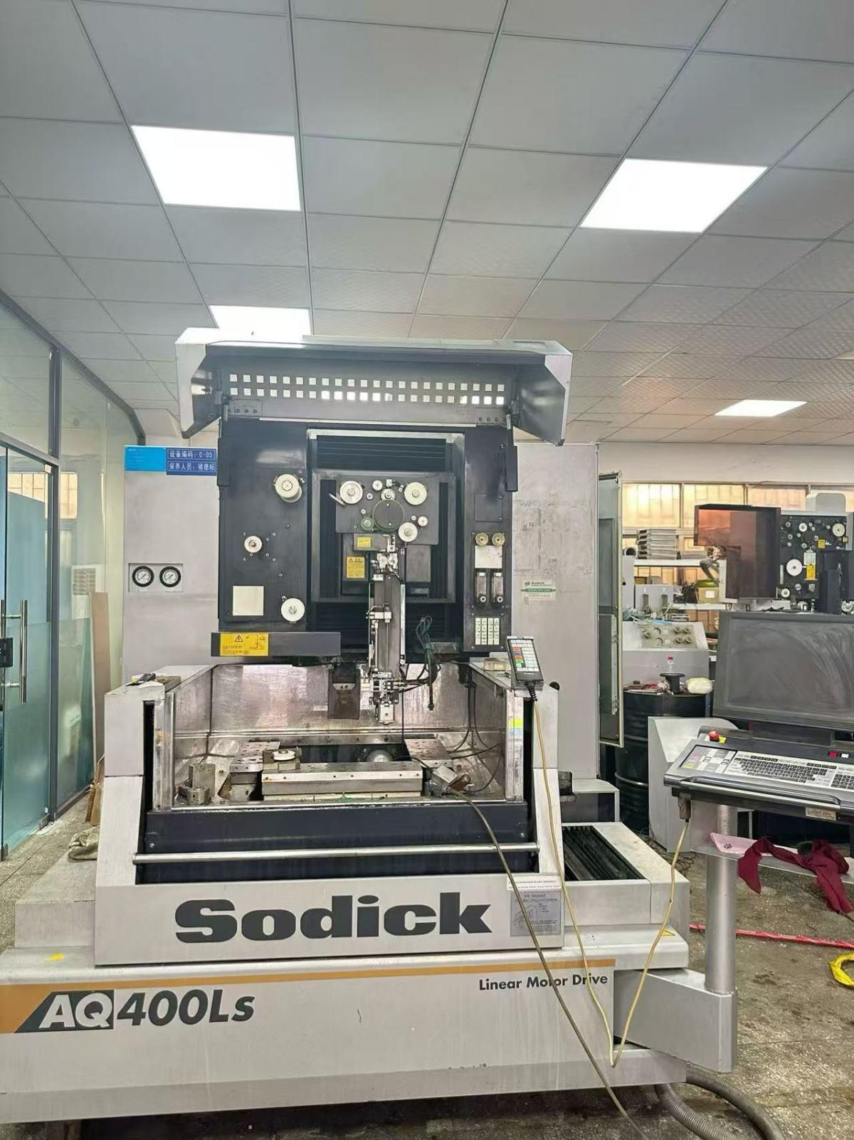 Wire cutting machine