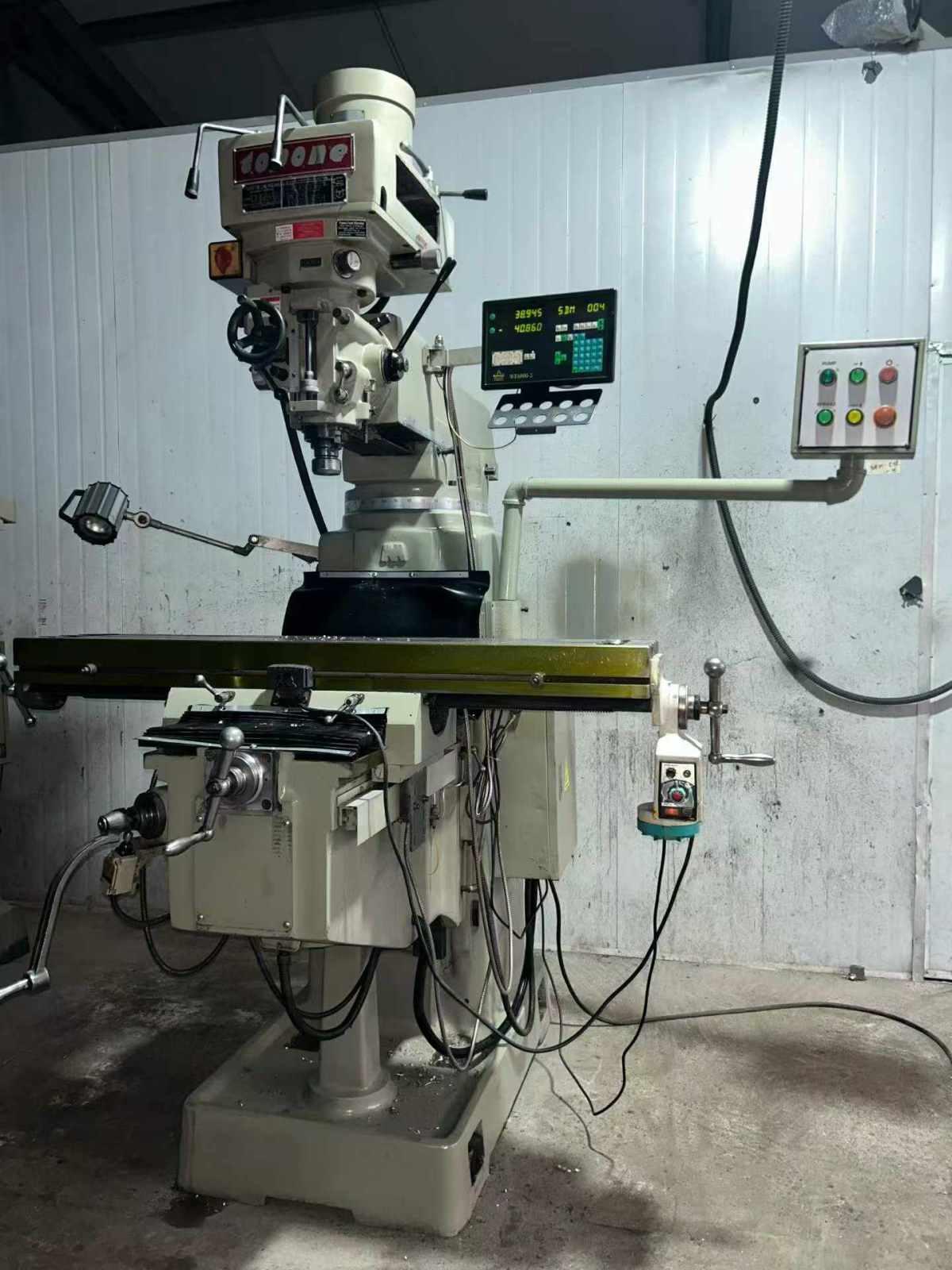 turret milling machine