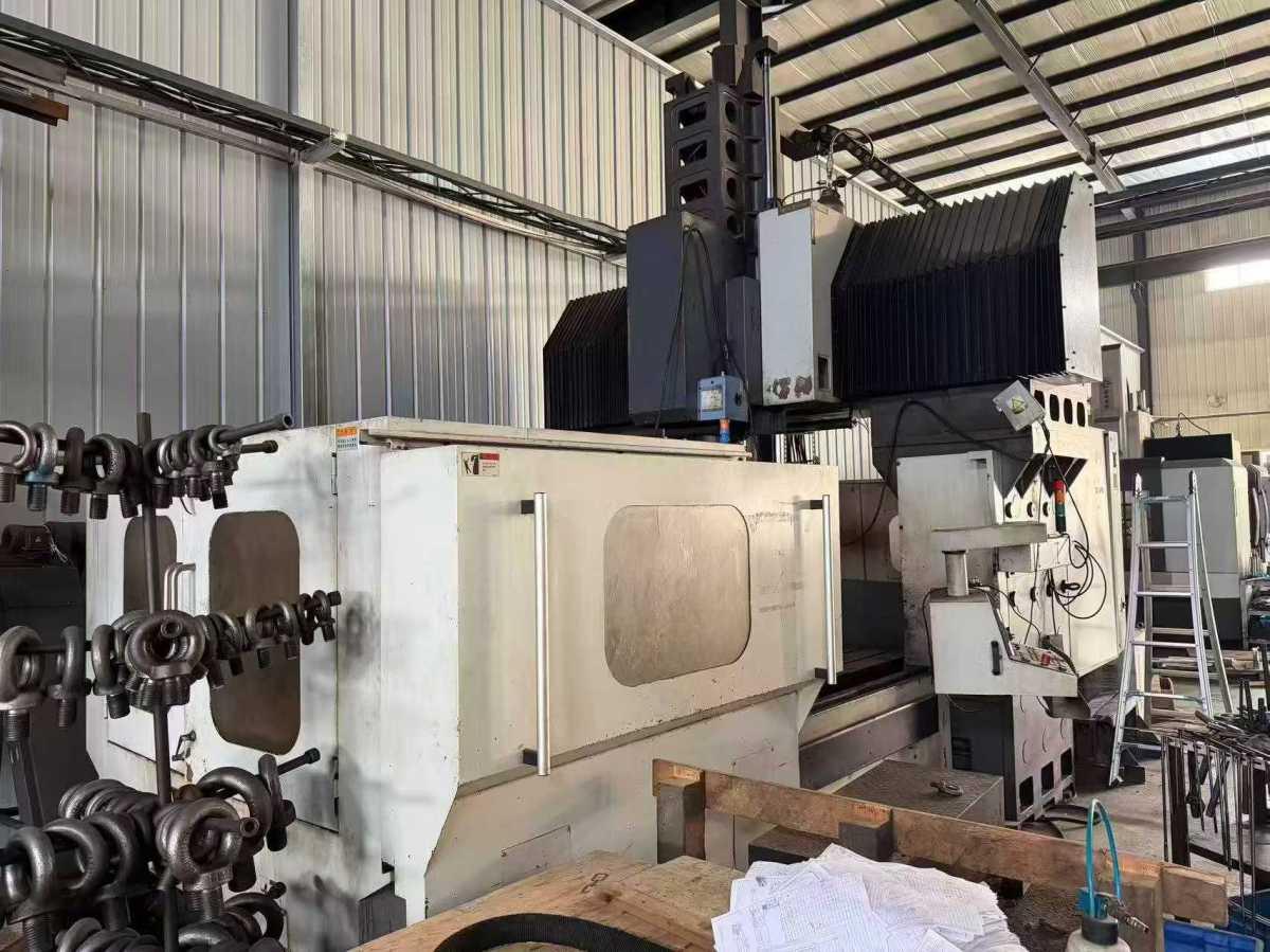 CNC gantry milling machine