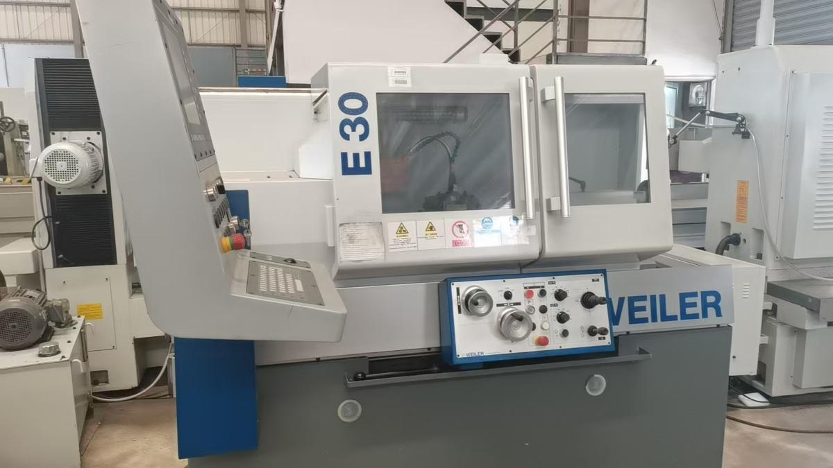 CNC turning lathe