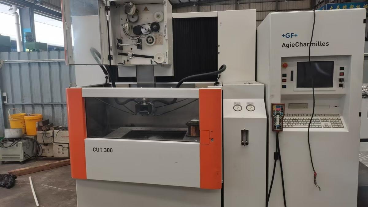 Wire cutting machine