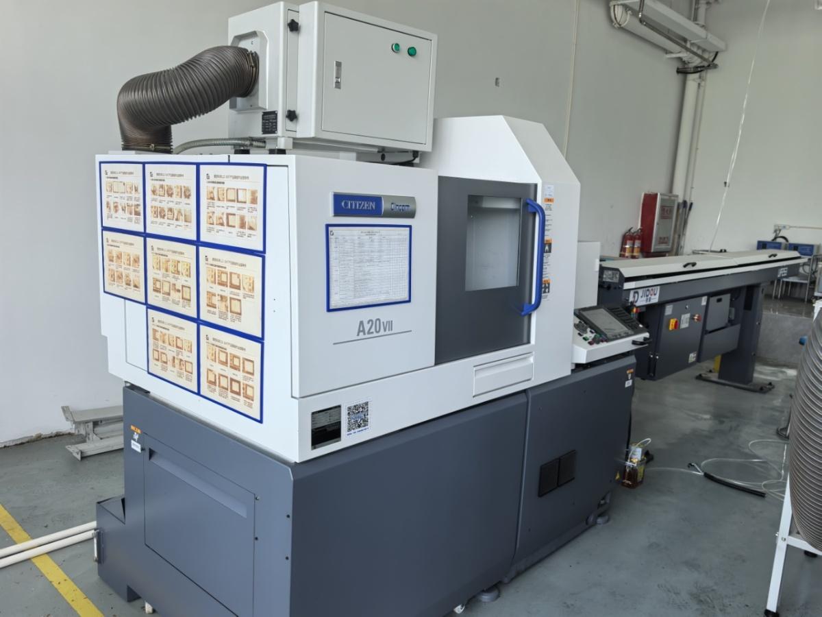 Multi-spindle lathe