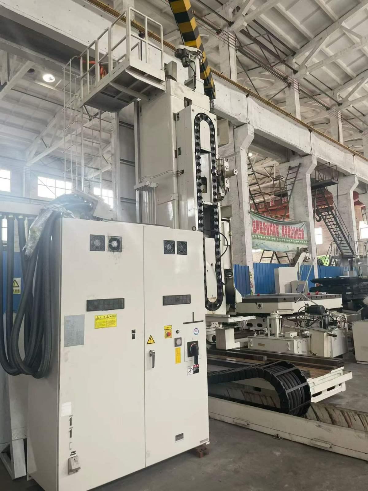 CNC floor boring and milling machine