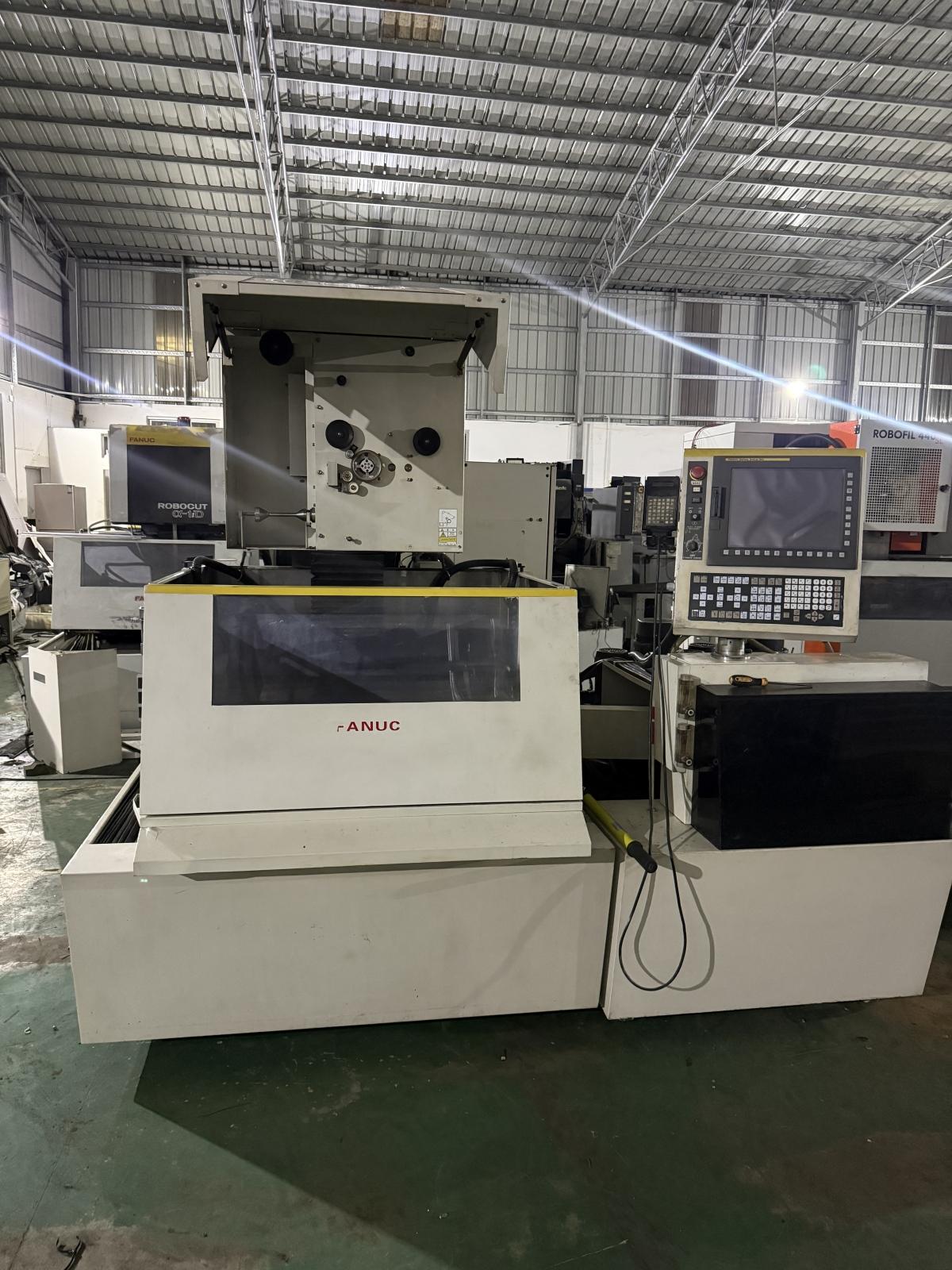 Wire cutting machine