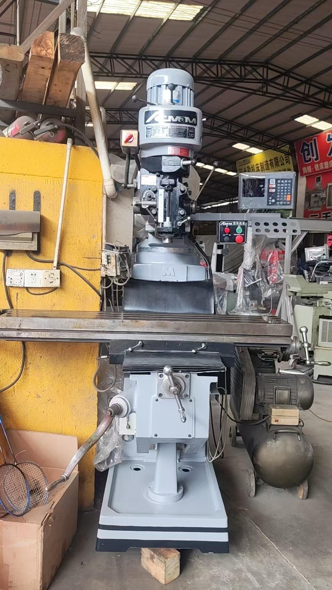 turret milling machine