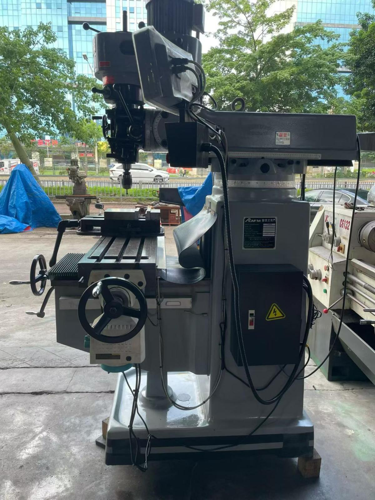 turret milling machine
