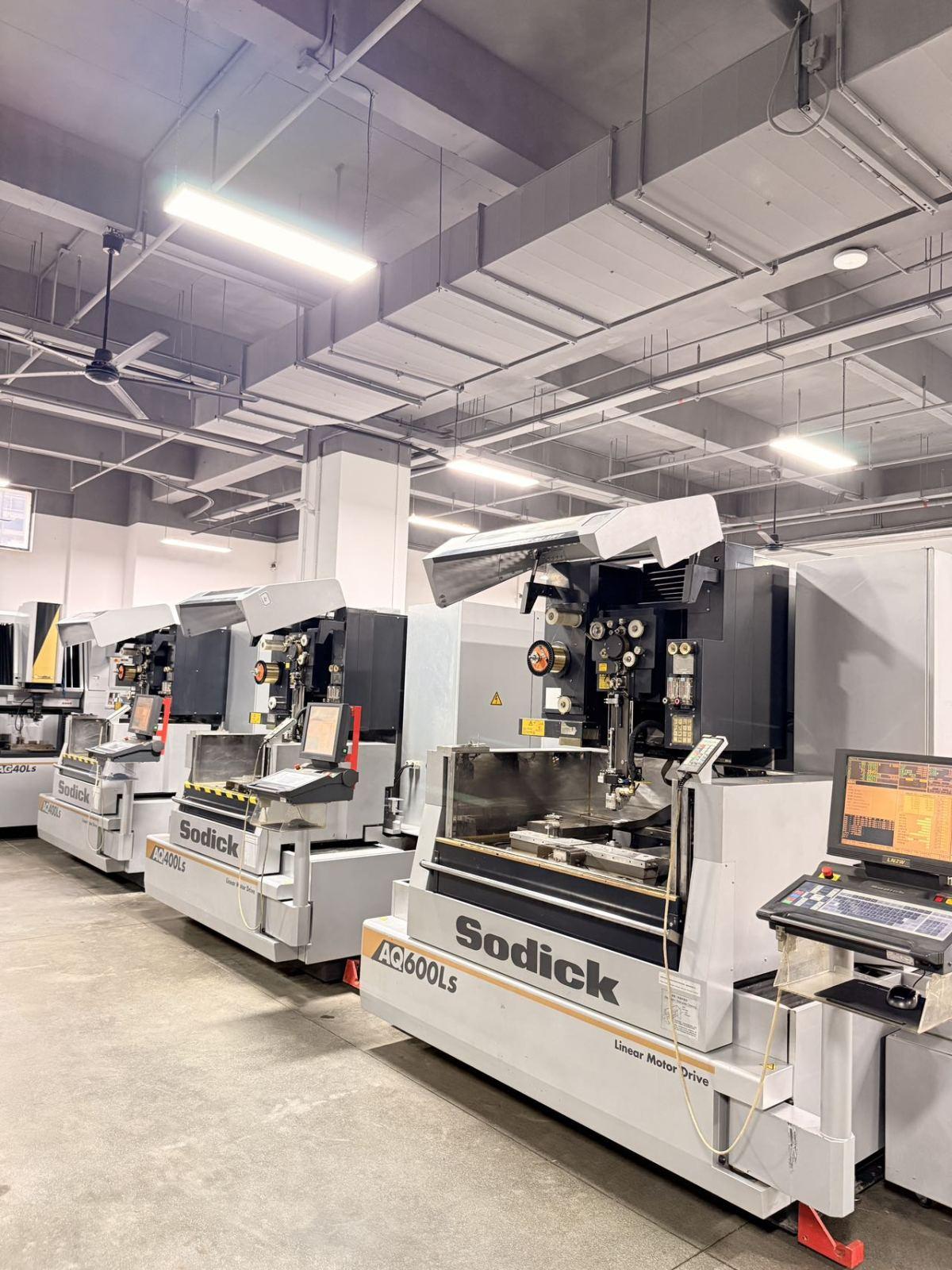 Wire cutting machine