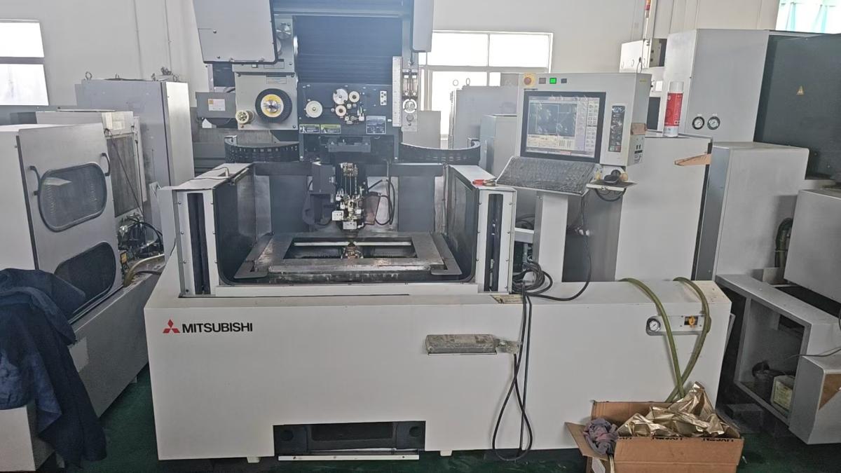 Wire cutting machine