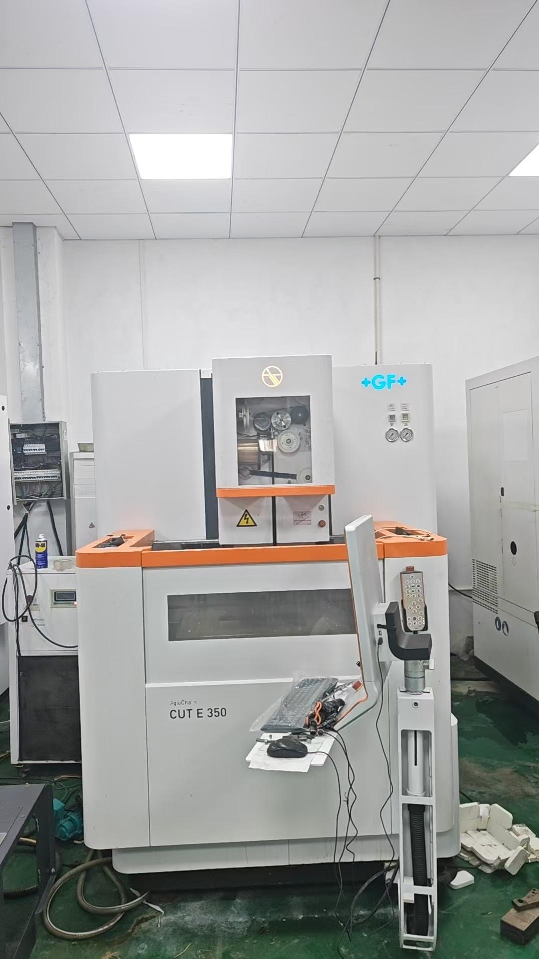 Wire cutting machine