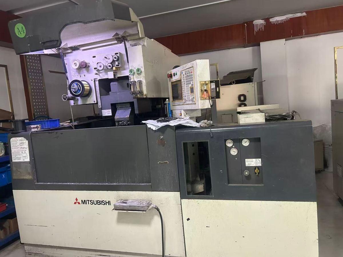 Wire cutting machine