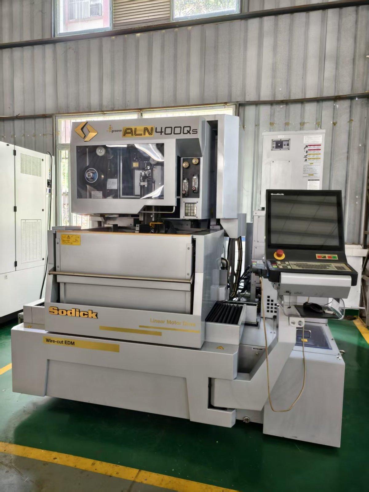 Wire cutting machine