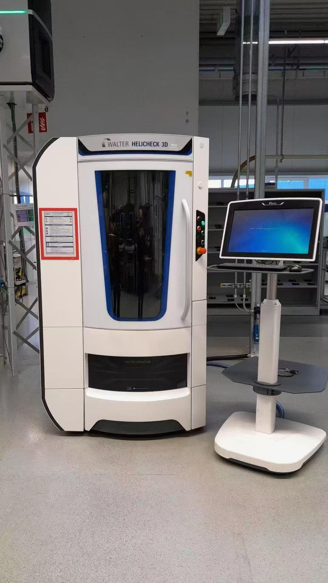 Vertical tool pre-alignment device