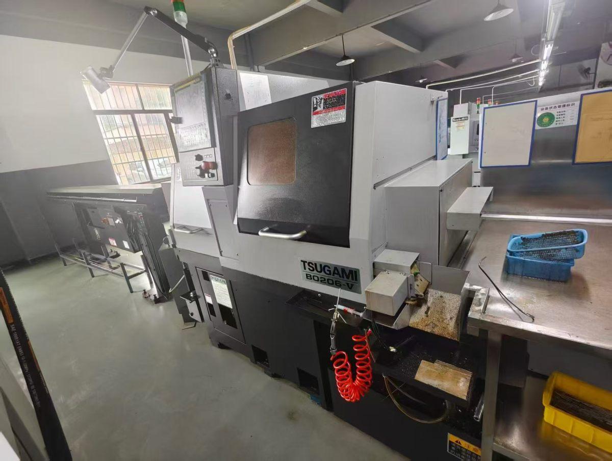 Multi-spindle lathe