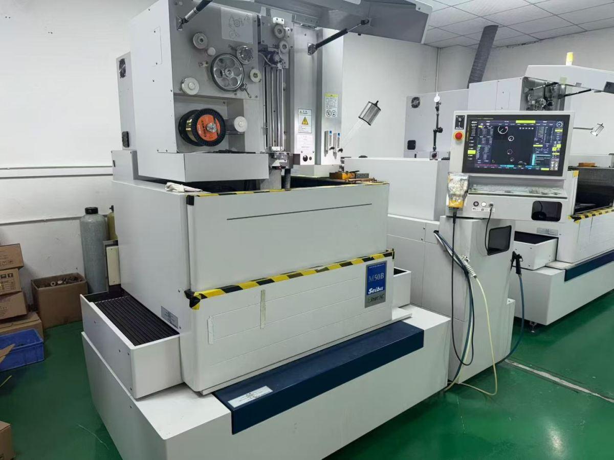 Wire cutting machine
