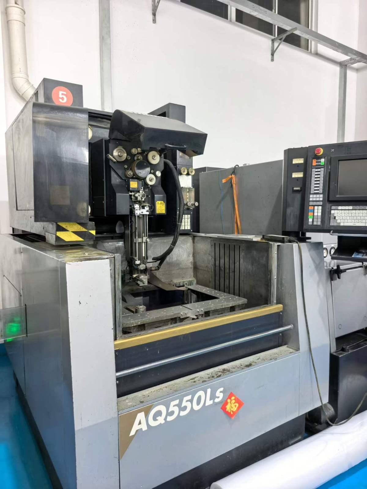 Wire cutting machine