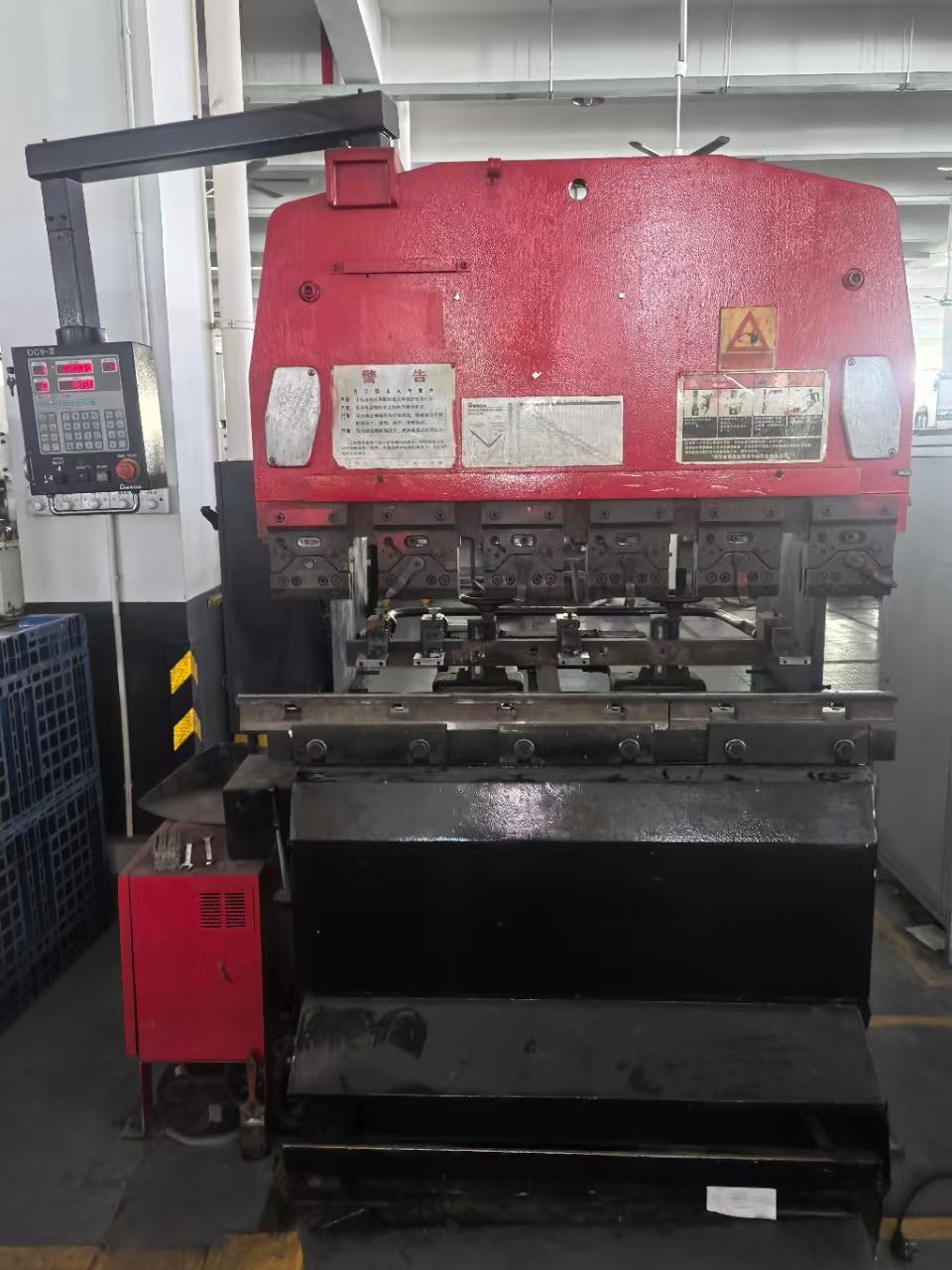 PRESS BRAKE
