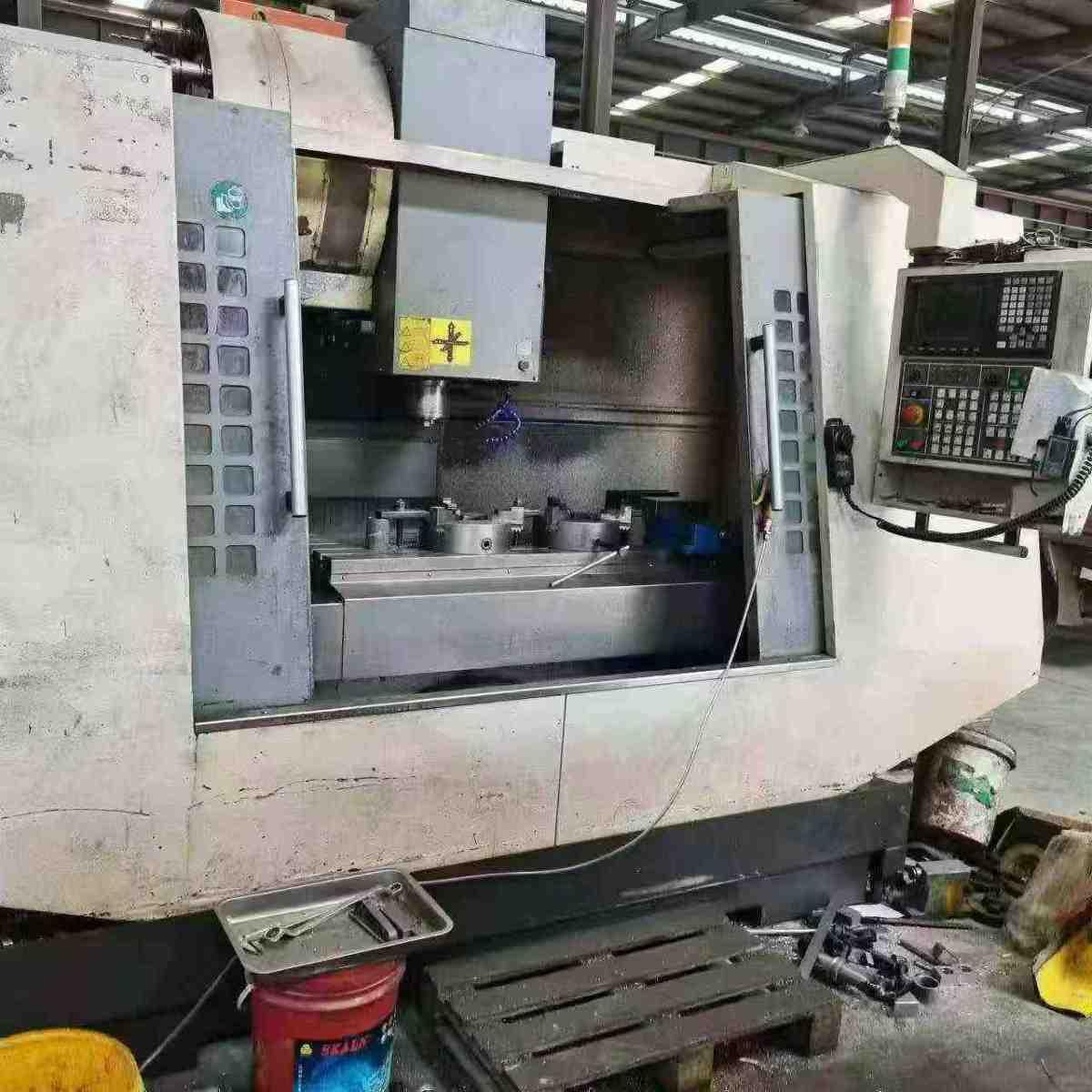 Vertical Machining Center