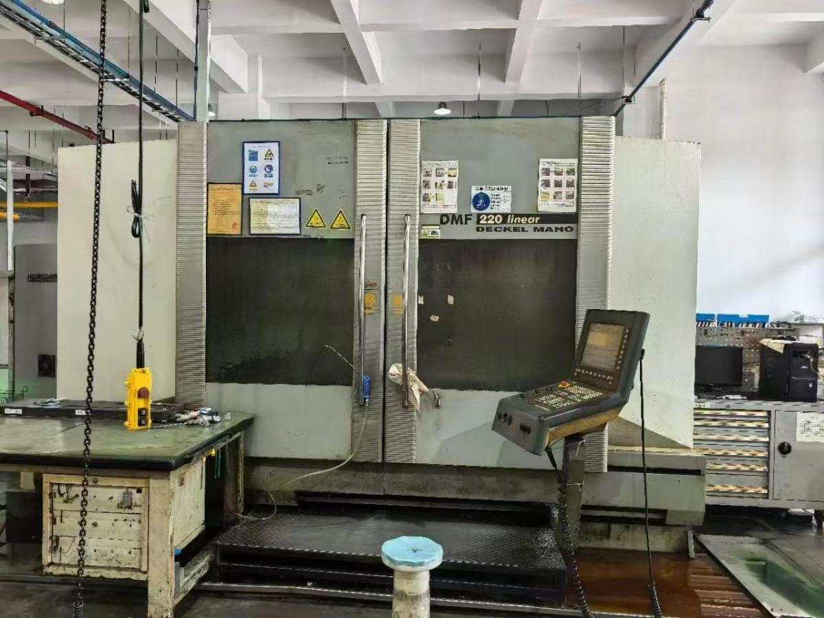 Vertical Machining Center