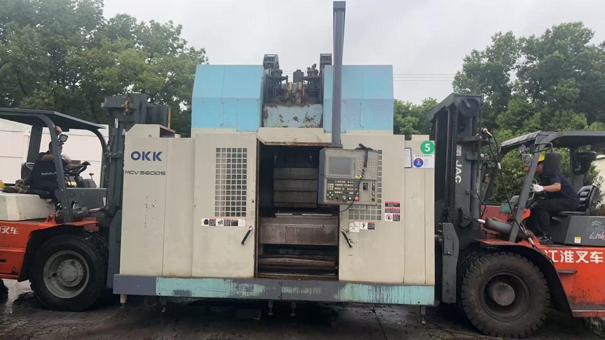 OKK MCV 560DS Vertical machining center