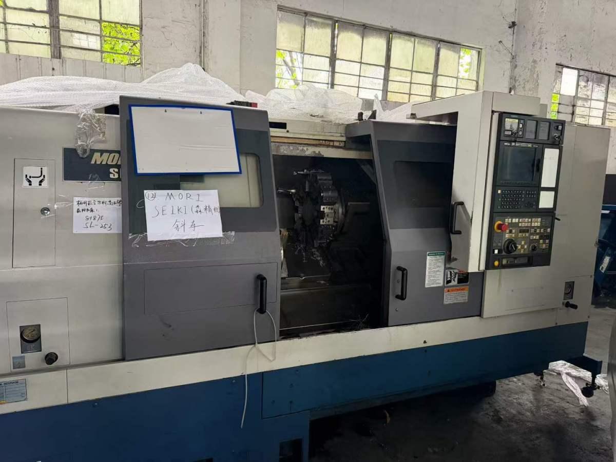 CNC slant bed lathe