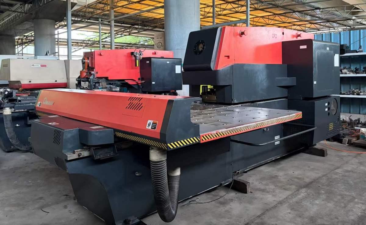turret punch press W/tooling