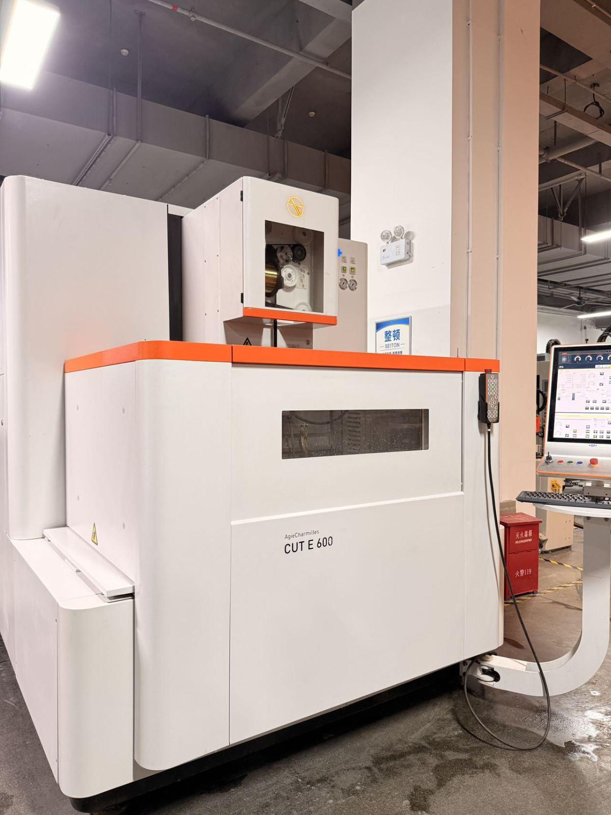 Wire cutting machine
