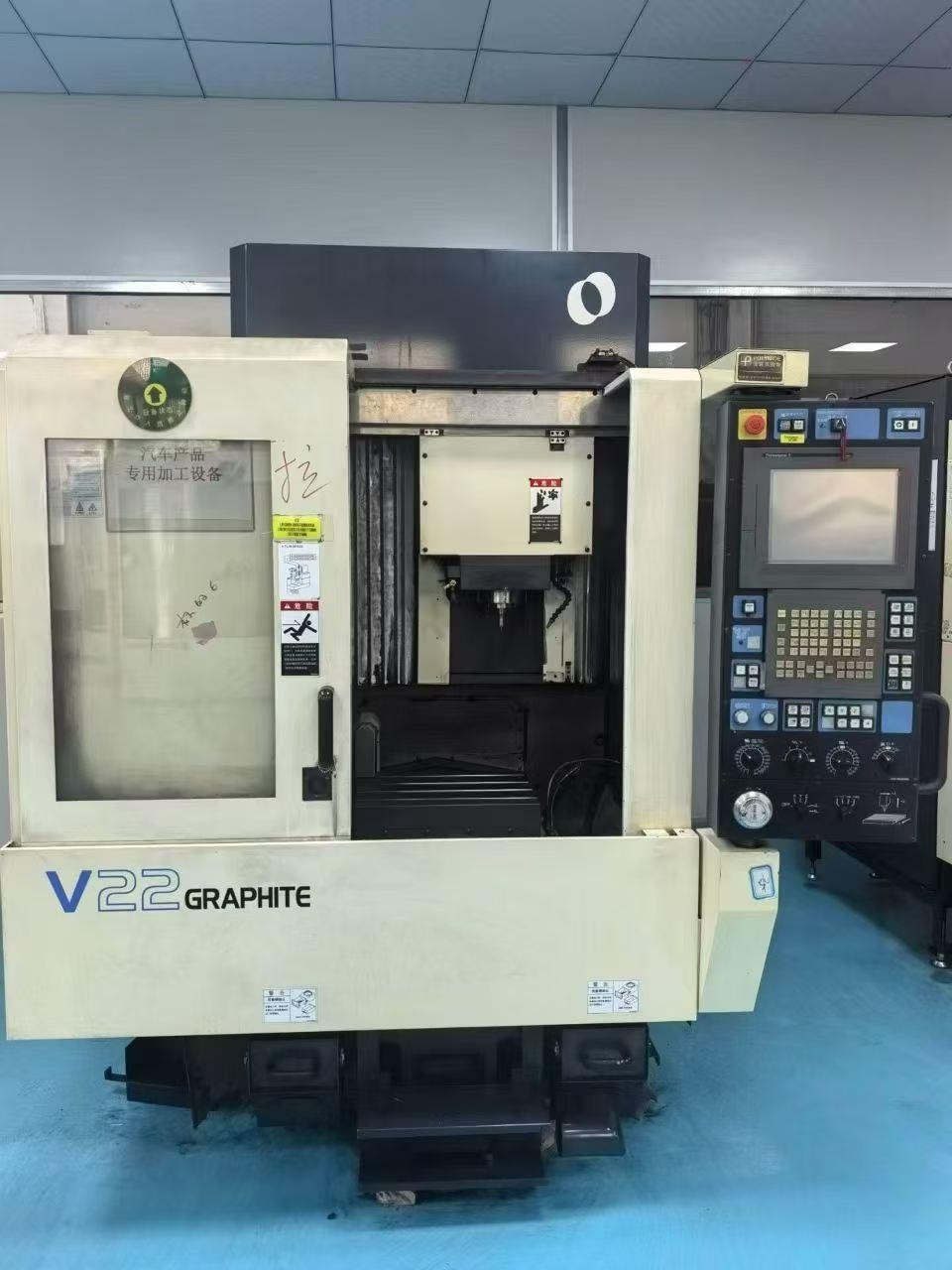 Makino - V22 GRAPHTSK